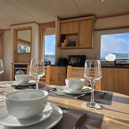 Elf Wood - Swimming Spa, Sky Sports, Tennis, Hadrian's Listing 度假居