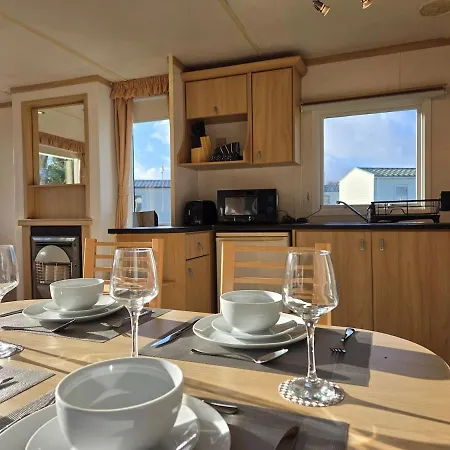 Elf Wood - Swimming Spa, Sky Sports, Tennis, Hadrian's Listing * Port Carlisle