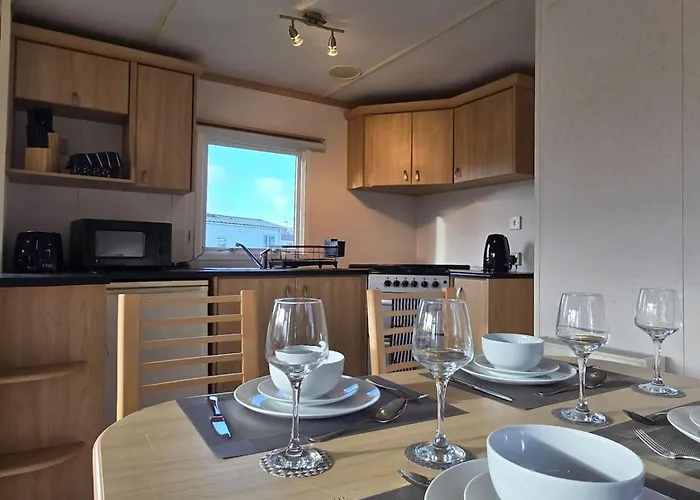 Elf Wood - Swimming Spa, Sky Sports, Tennis, Hadrian's Listing *