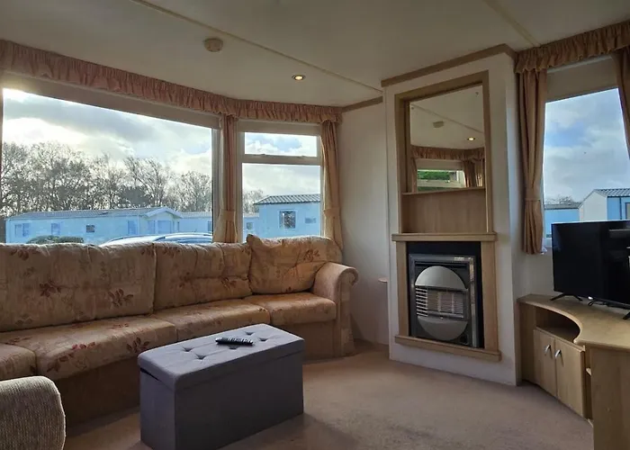 Elf Wood - Swimming Spa, Sky Sports, Tennis, Hadrian's Listing Holiday home *