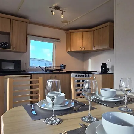 Elf Wood - Swimming Spa, Sky Sports, Tennis, Hadrian's Listing *